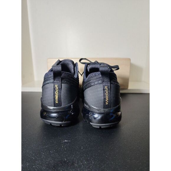 Nike Air Vapormax Flyknit 3 Size 4Y - Picture 6 of 8